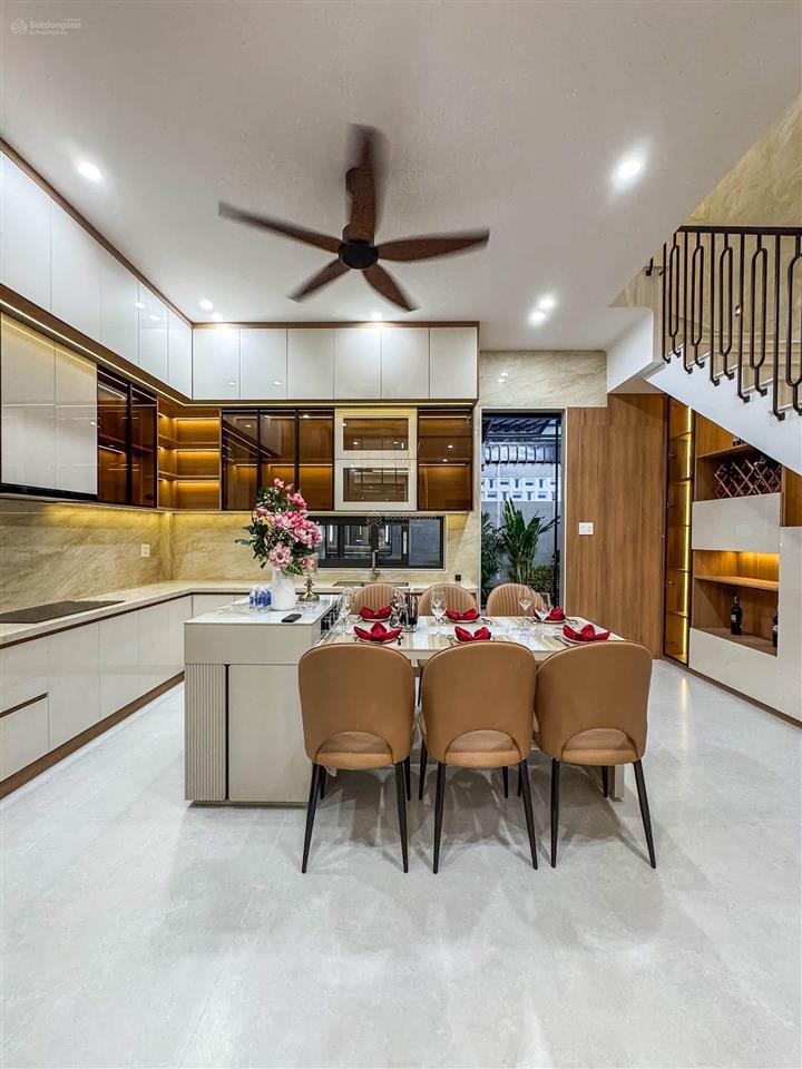 Nhà 1 trệt 3 lầu + sàn mái  có thang máy  đường n4  kdc nam long ii central lake  p.cái răng 