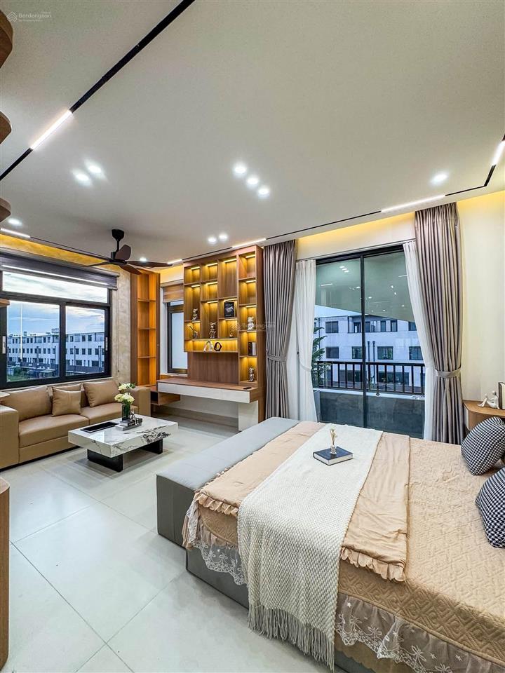 Nhà 1 trệt 3 lầu + sàn mái  có thang máy  đường n4  kdc nam long ii central lake  p.cái răng 