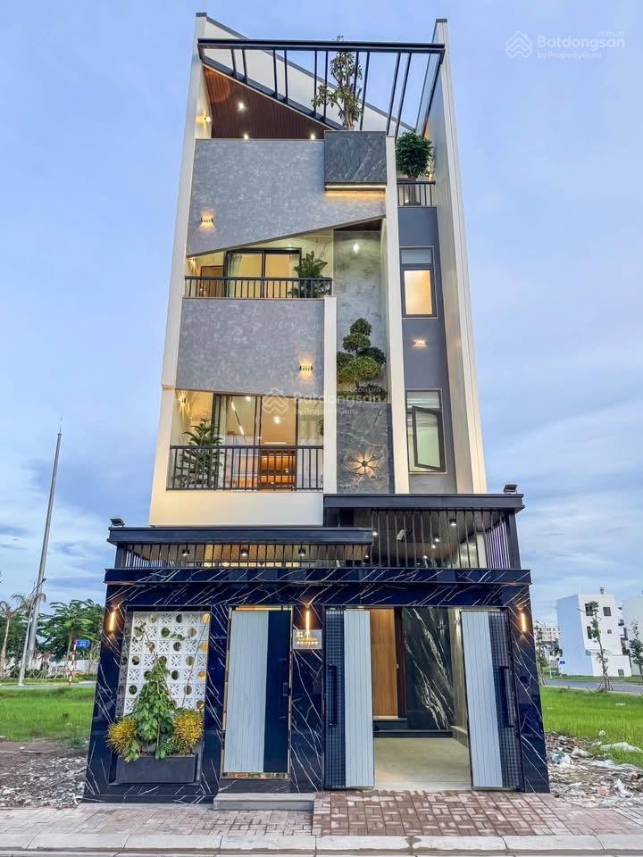 Nhà 1 trệt 3 lầu + sàn mái  có thang máy  đường n4  kdc nam long ii central lake  p.cái răng 