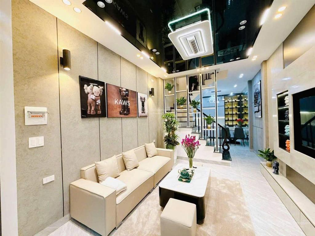 Nhà dòng tiền đống đa láng  nguyễn chí thanh  mt 8m  ngõ thông  98m2  8 tầng 22 tỉ