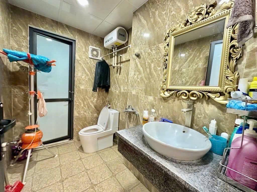 Nhà dòng tiền đống đa láng  nguyễn chí thanh  mt 8m  ngõ thông  118m2  10 tầng 30tỉ