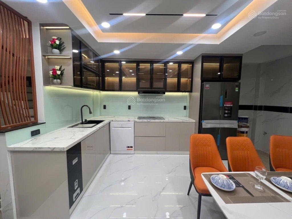 Đường thông 6m 2 ô tô tránh  5 tầng  4x16  nội thất cao cấp  sát bên cv làng hoa