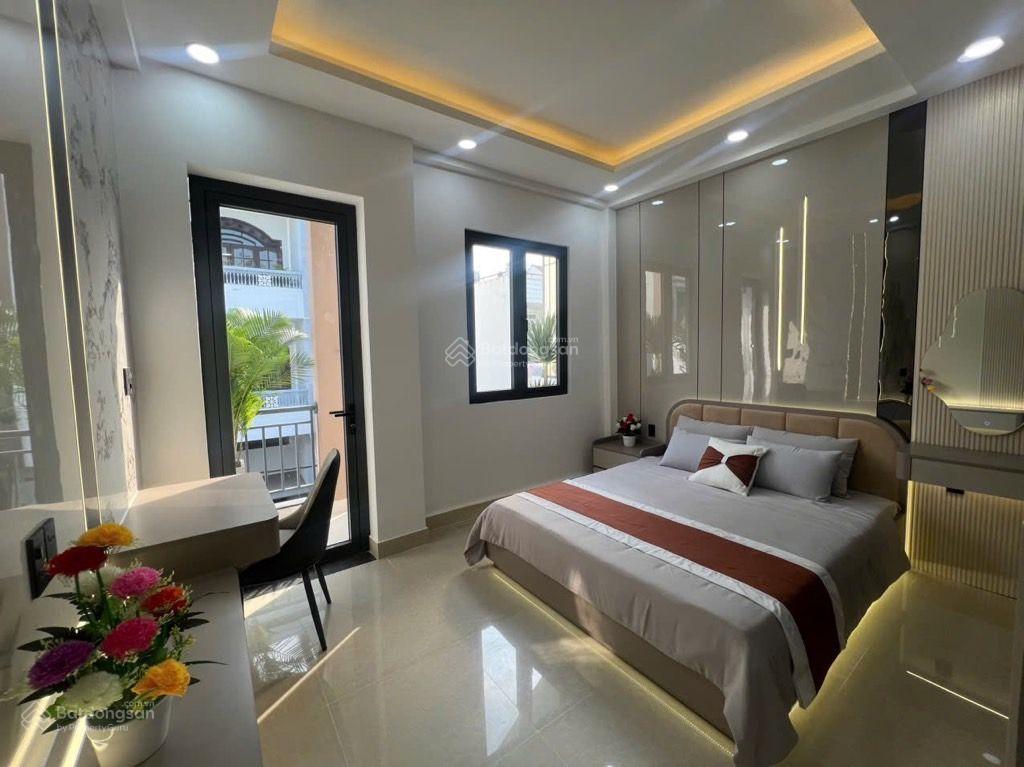 Đường thông 6m 2 ô tô tránh  5 tầng  4x16  nội thất cao cấp  sát bên cv làng hoa