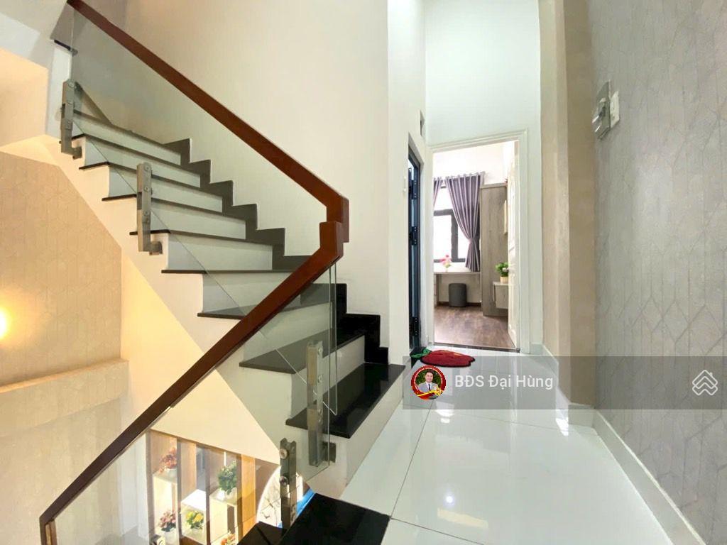 Gò vấp  xe hơi 7 chỗ tới cửa ~ 50m2  4 tầng  sẵn nội thất gần emart phan huy ich