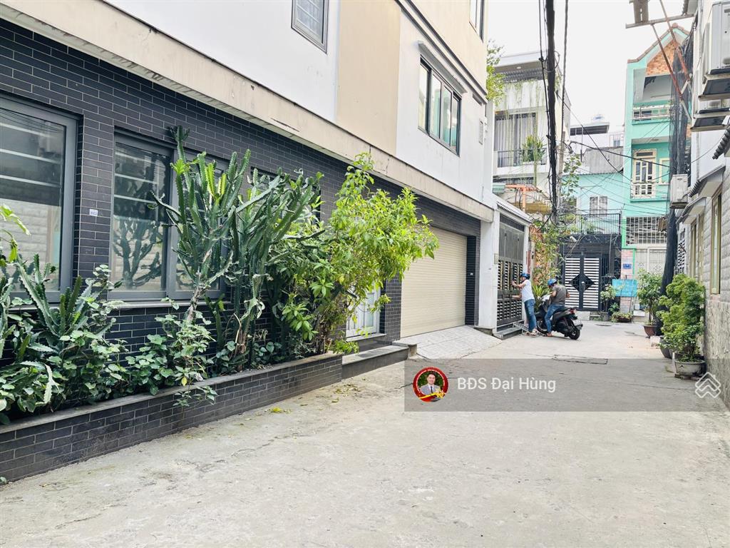 Gò vấp  xe hơi 7 chỗ tới cửa ~ 50m2  4 tầng  sẵn nội thất gần emart phan huy ich