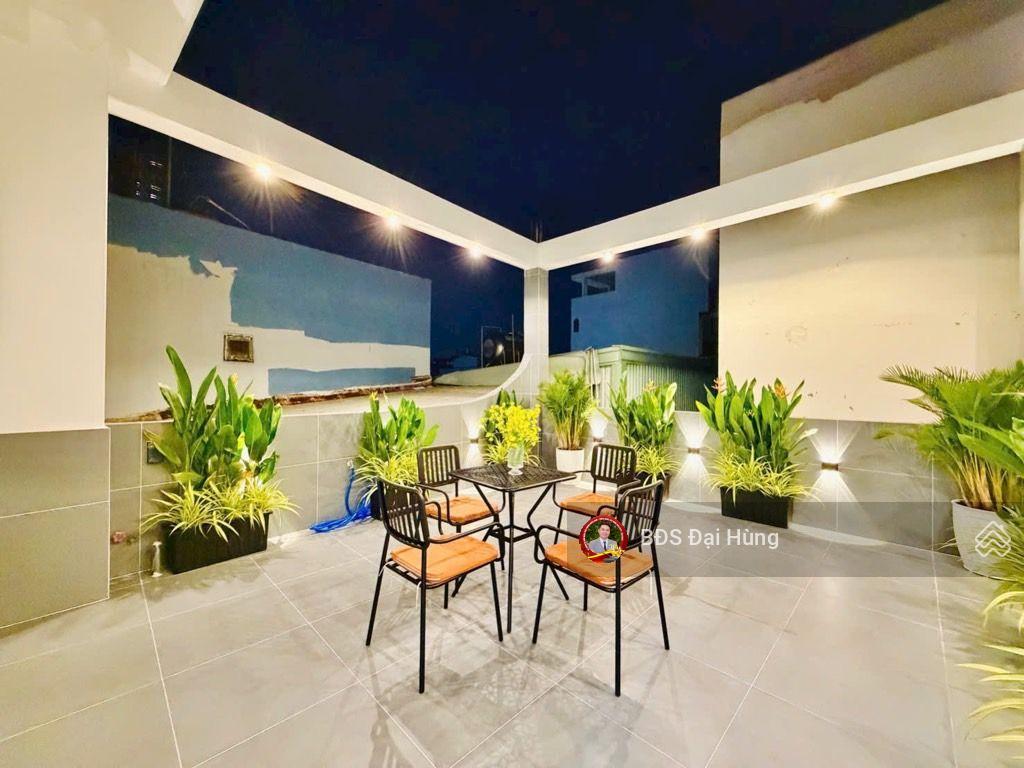 70m2, ngay emart phan huy ích, 3 tầng, nở hậu, full nội thất, vài bước ra mặt tiền
