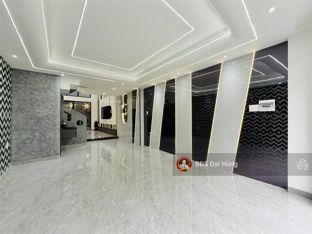 Nhỉnh 8 tỷ, 60m2 (4x15), xe hơi ngủ nhà, 5 tầng, pn master full sàn, gần emart 2, sân bay 10