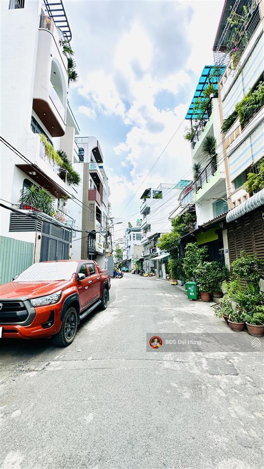 Nhỉnh 7 tỷ, ở và kinh doanh , 5 tầng, 4x15, gara ô tô 7 chỗ, 20m ra ô tô quay đầu, gần emart 2