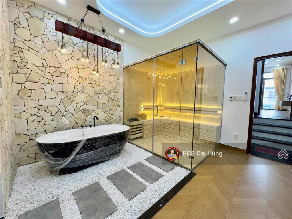 Chỉ 8 đồng hơn  68m2 (4x17), 4 tầng, hẻm 8m có vỉa hè 3m, gần emart phan huy ích, khu đại gia ở