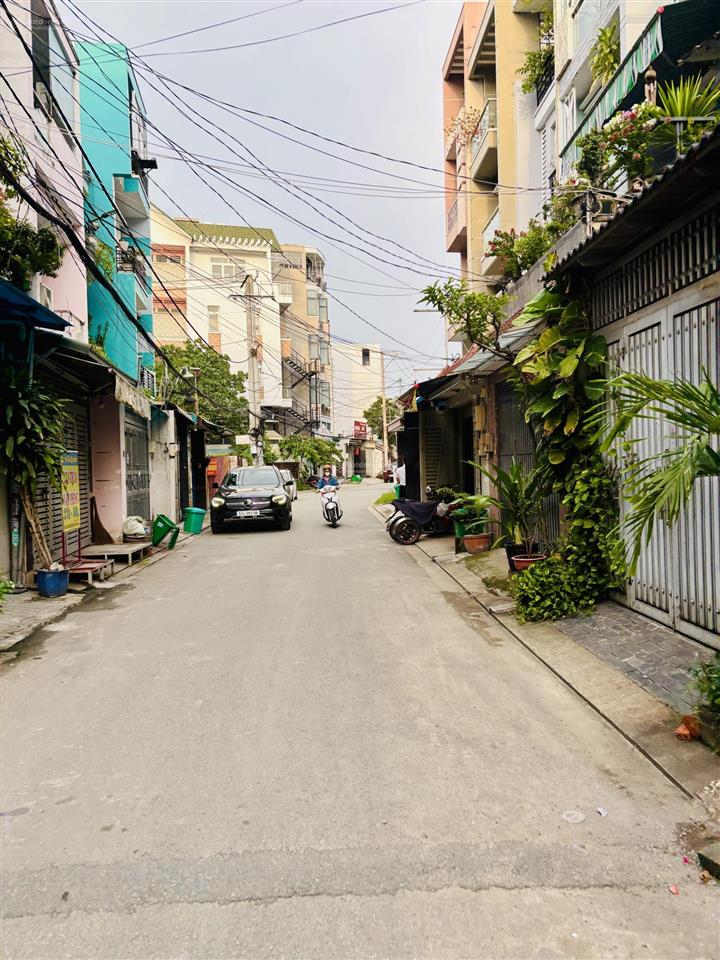 Chỉ 5, x tỷ  4,5 x 18m  hxh cách 20m  4 ngủ  nhà đẹp ở ngay, gần chợ thạch đà