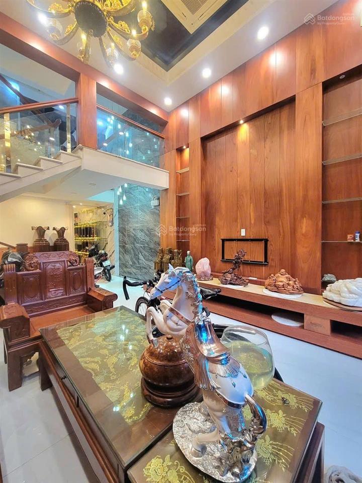 Nội thất tiền tỷ, 65m2, ngang gần 5m, khu đại gia ở, kế bên chợ phạm văn bạch, nhỉnh 8 tỷ