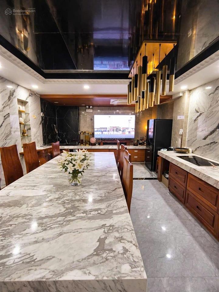 Nội thất tiền tỷ, 65m2, ngang gần 5m, khu đại gia ở, kế bên chợ phạm văn bạch, nhỉnh 8 tỷ