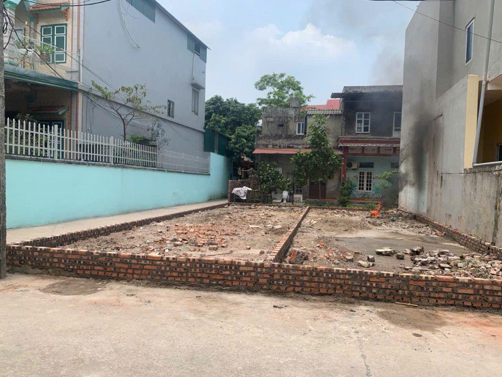  BÁN LÔ GÓC 60M2 ĐẤT- XÃ NGŨ THÁI- THUẬN THÀNH-  ĐƯỜNG Ô TÔ- GIÁ 2 X TY