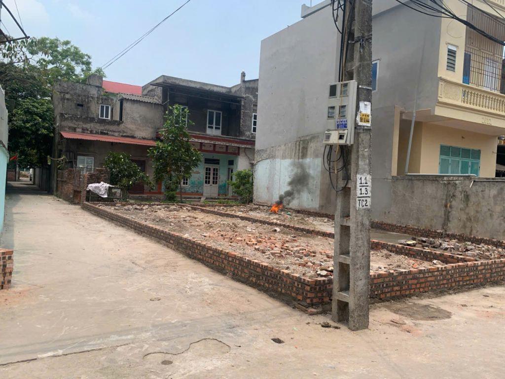  BÁN LÔ GÓC 60M2 ĐẤT- XÃ NGŨ THÁI- THUẬN THÀNH-  ĐƯỜNG Ô TÔ- GIÁ 2 X TY