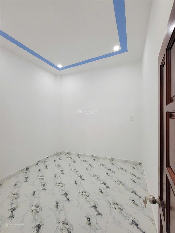 Cần bán gấp nhà 1 trệt + 1 lầu