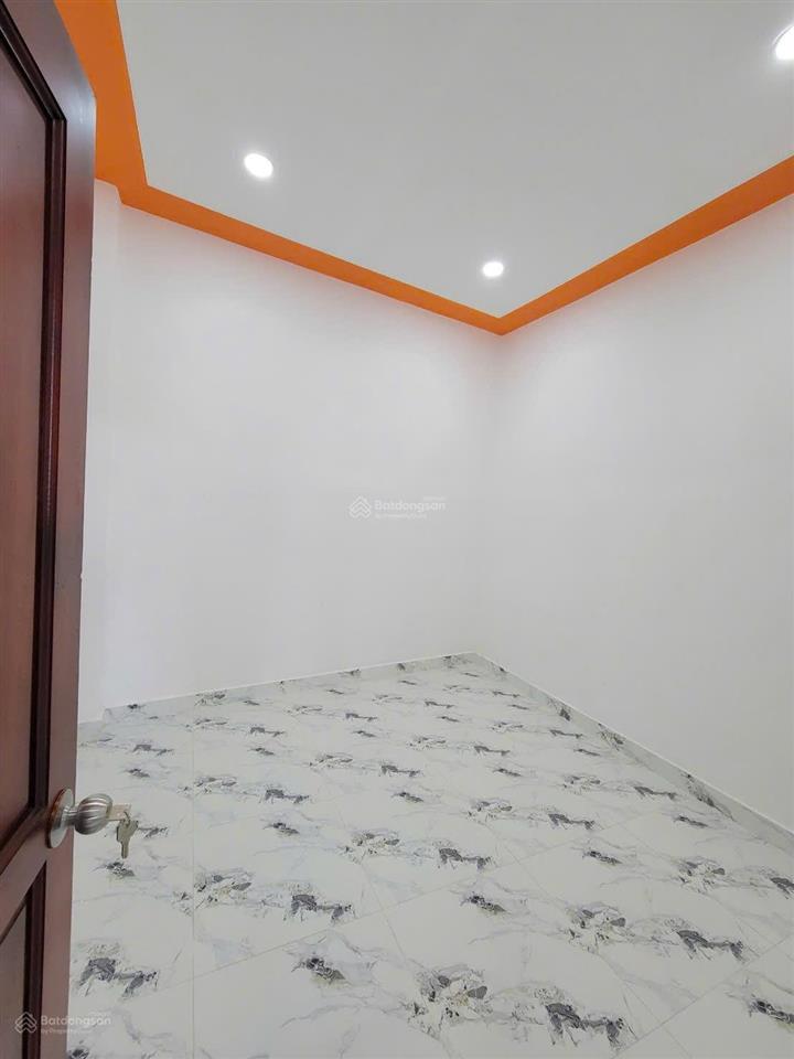 Cần bán gấp nhà 1 trệt + 1 lầu