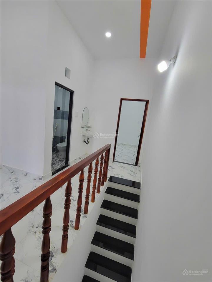 Cần bán gấp nhà 1 trệt + 1 lầu