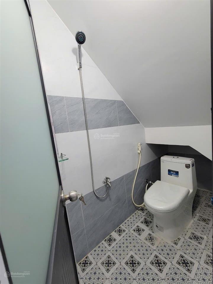 Cần bán gấp nhà 1 trệt + 1 lầu