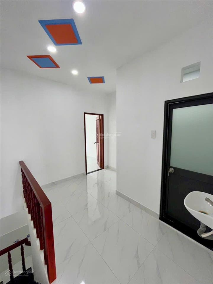 Kẹt tiền cần bán gấp căn nhà 1 trệt + 1 lầu