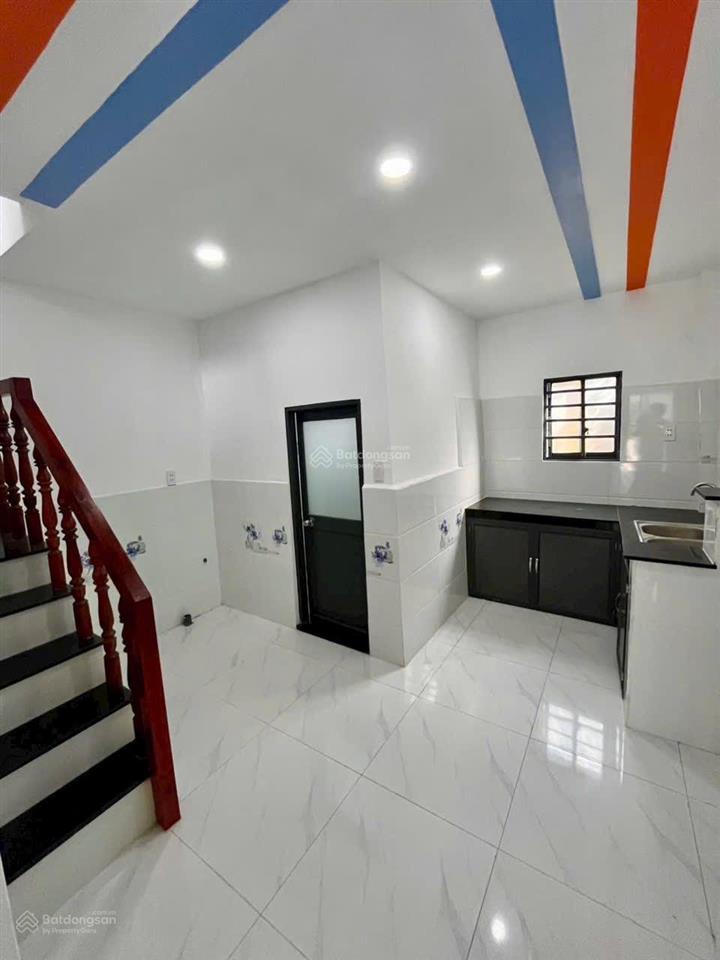 Cần bán gấp nhà 1 trệt + 1 lầu