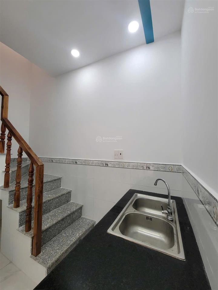 Cần bán gấp nhà 1 trệt + 1 lầu giá 700 triệu
