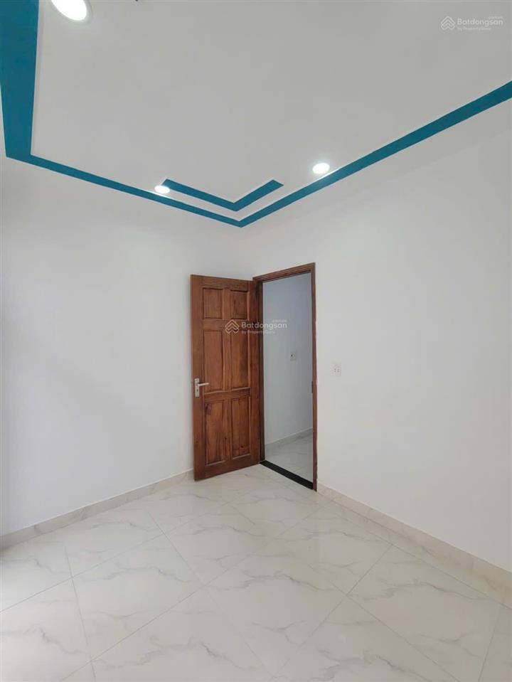 Cần bán gấp nhà 1 trệt + 1 lầu giá 700 triệu