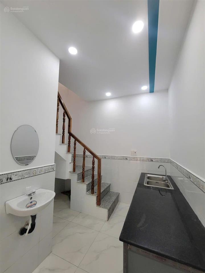 Cần bán gấp nhà 1 trệt + 1 lầu giá 700 triệu