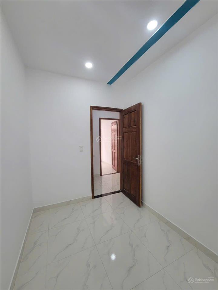 Cần bán gấp nhà 1 trệt + 1 lầu giá 700 triệu