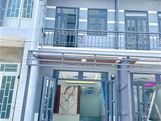 Cần bán gấp nhà 1 trệt + 1 lầu giá 700 triệu