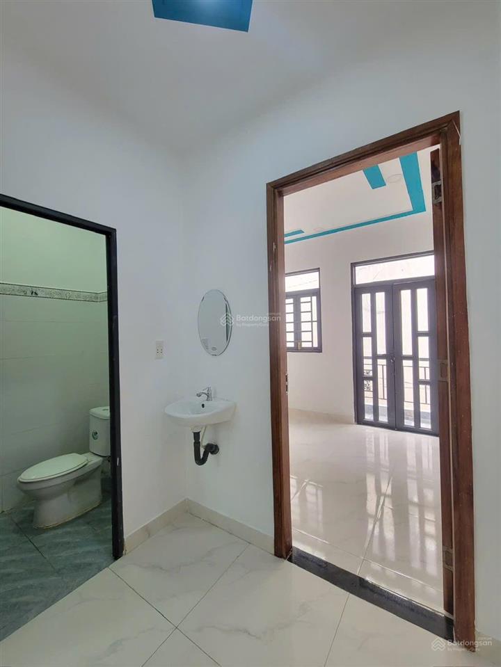 Cần bán gấp nhà 1 trệt + 1 lầu giá 700 triệu