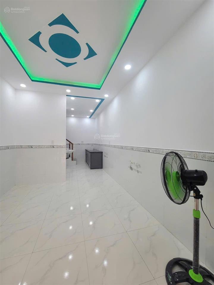 Cần bán gấp nhà 1 trệt + 1 lầu giá 700 triệu