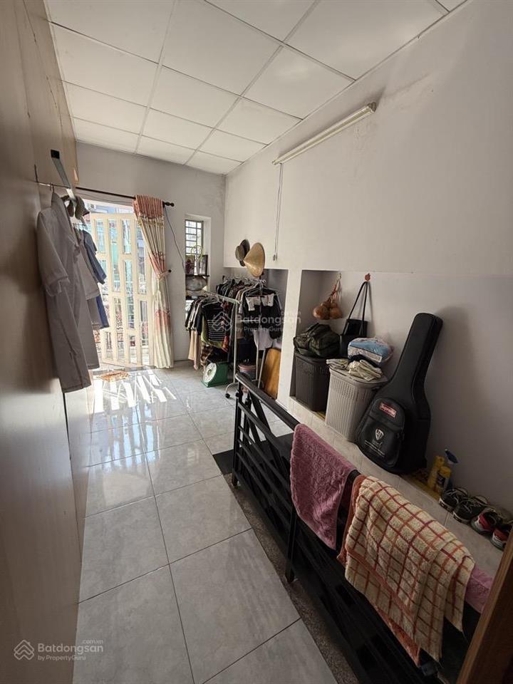 Nhà đẹp hẻm xe hơi lạc long quân,tân bình. 50m2 ngang 4,2m, 2 tầng 3 pn. giá 5,6 tỷ tl