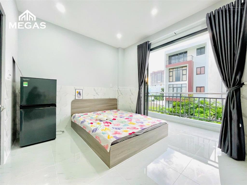 Studio full nt  ban công lớn giá rẻ gần trường đại học umt q2