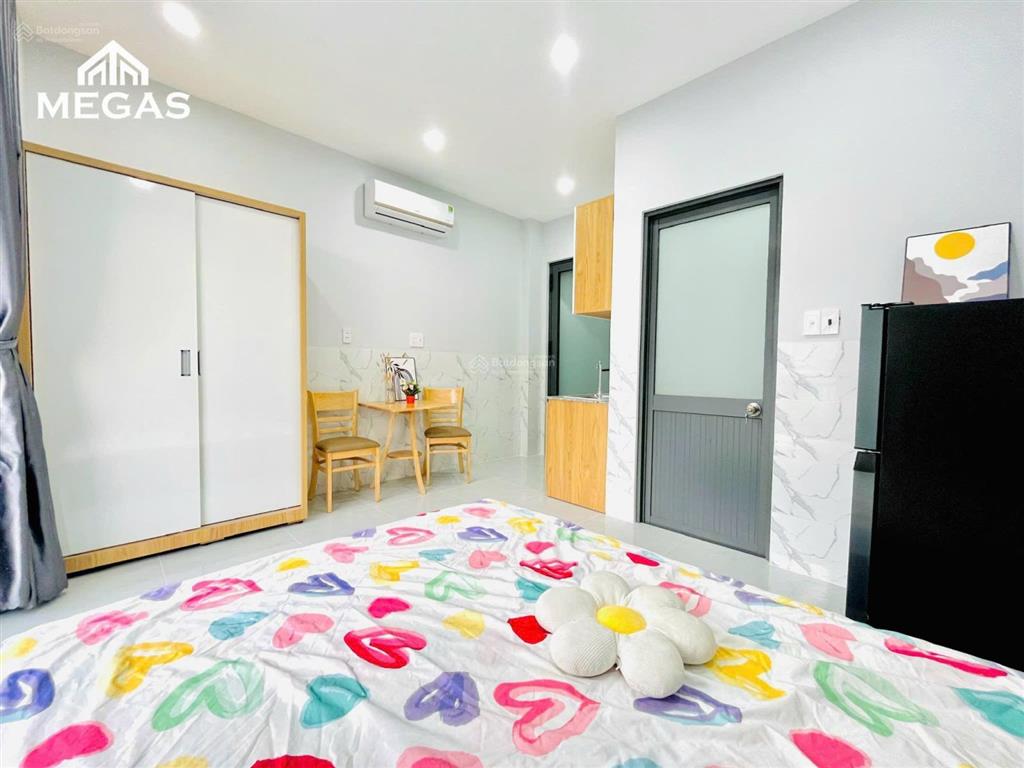 Studio full nt  ban công lớn giá rẻ gần trường đại học umt q2