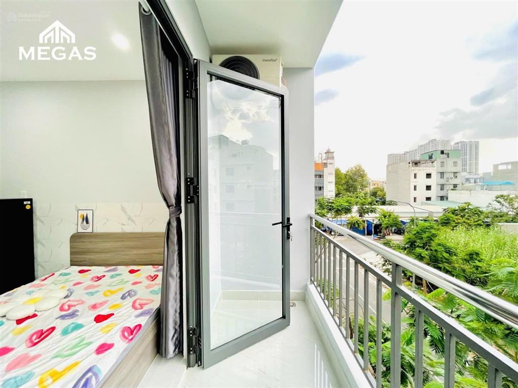Studio full nt  ban công lớn giá rẻ gần trường đại học umt q2