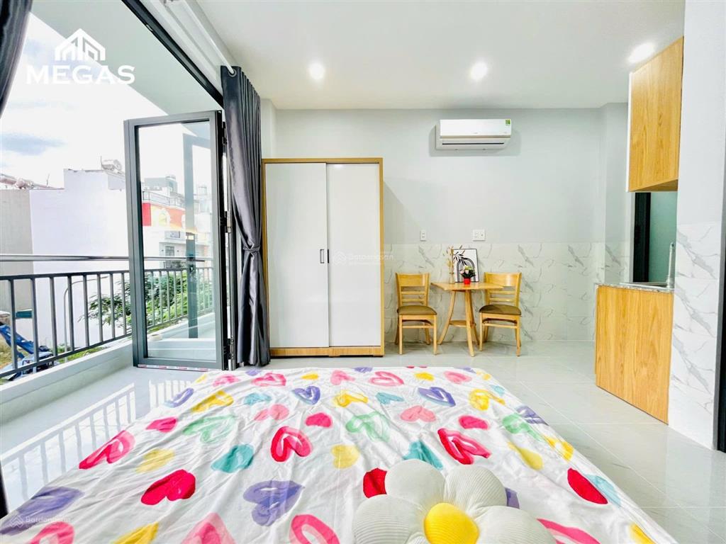 Studio full nt  ban công lớn giá rẻ gần trường đại học umt q2