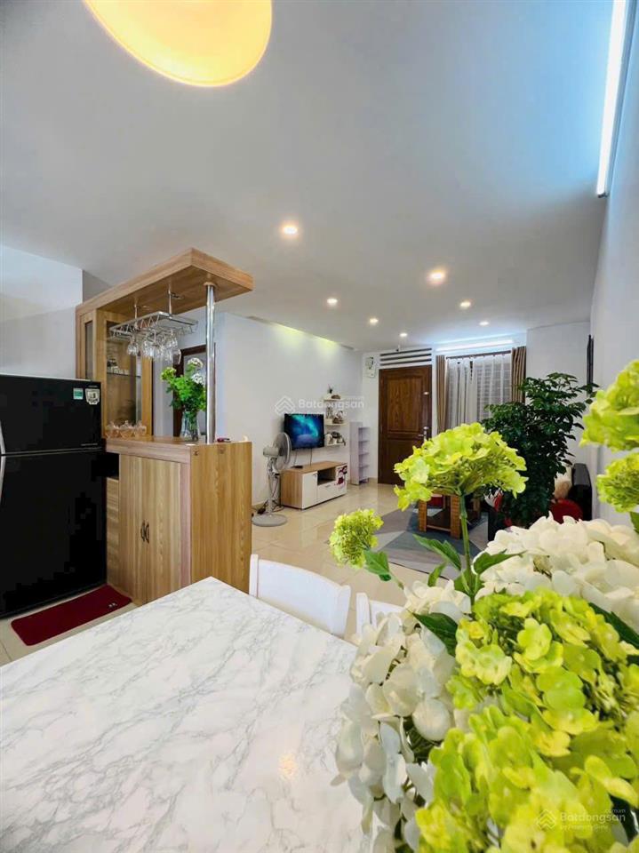 Bán căn hộ ct2 vĩnh điềm trung 60m2 2pn, view hồ rất đẹp, full nội thất giá 2,5 tỷ