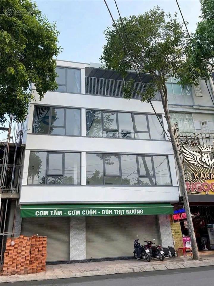 Cho thuê nhà 4 tầng mặt tiền hoàng diệu nha trang dtsd 220m2 ngang 11m giá 50tr/tháng