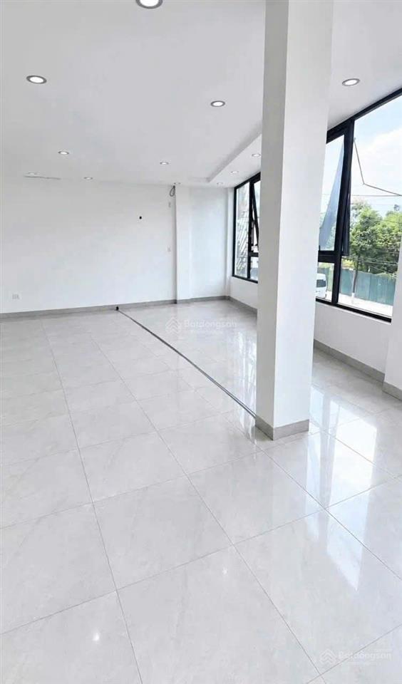 Cho thuê nhà 4 tầng mặt tiền hoàng diệu nha trang dtsd 220m2 ngang 11m giá 50tr/tháng