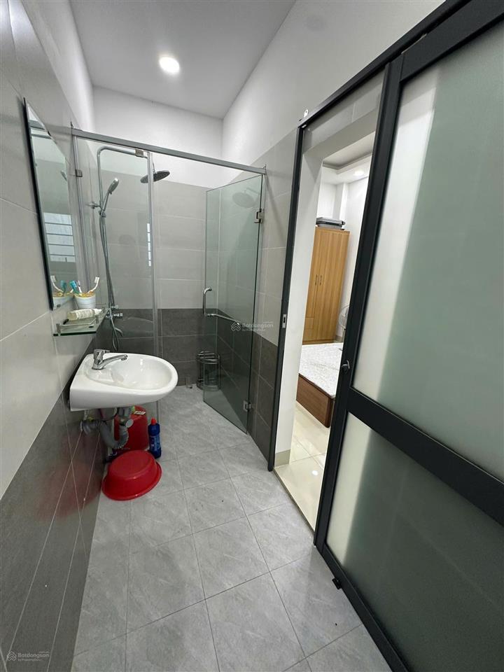 Cho thuê nhà 2 tầng góc 2 mặt tiền đường b9 kđt vcn phước long 2 giá 16tr/tháng