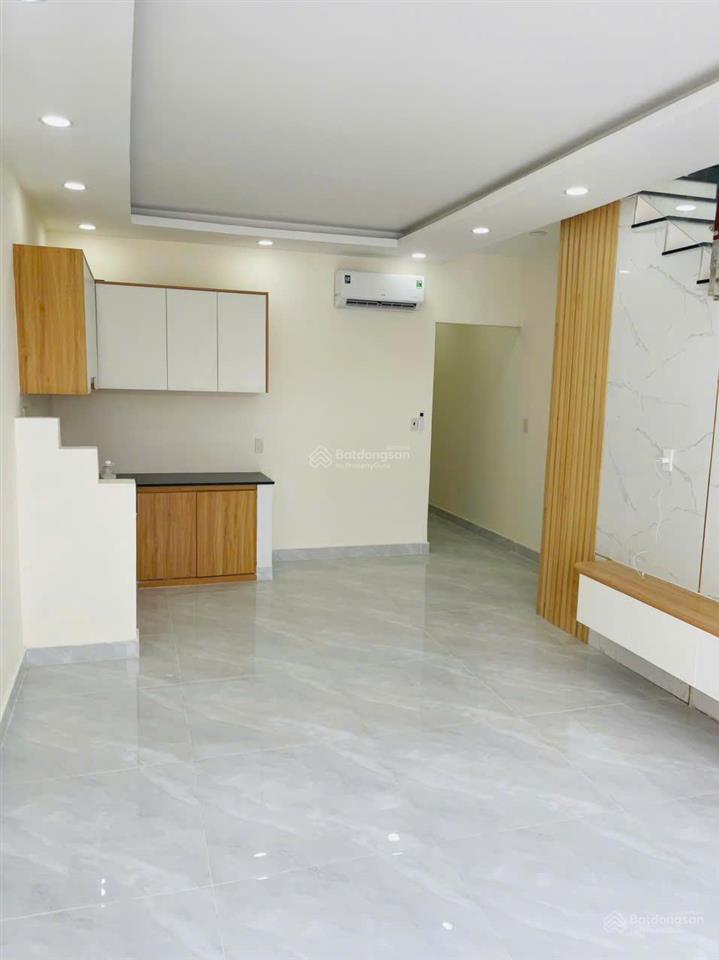 Bán nhà mới 1 trệt 1 lầu 3pn gần chợ vĩnh hải cách biển hòn chồng 1km giá 3,75 tỷ