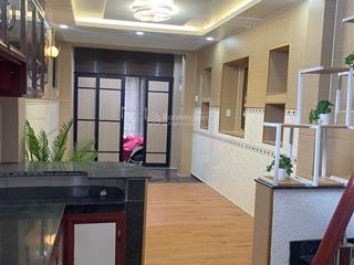 Phan xích long  trung tâm phú nhuận  5 tầng btct  4 phòng ngủ