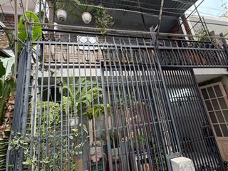 Bán đất tặng nhà  vị trí đắc địa  trung tâm khu phan xích long  chỉ 1 căn ra mt  dt (5.5 x17m)