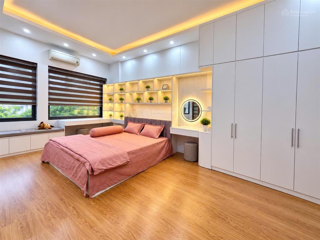 Chủ cần tiền gấp nhà đẹp 6 tầng full nội thất 14,x tỷ còn thương lượng
