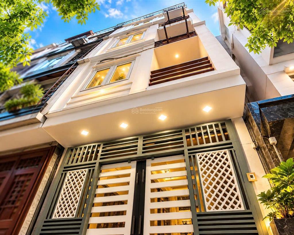 Chủ cần tiền gấp nhà đẹp 6 tầng full nội thất 14,x tỷ còn thương lượng