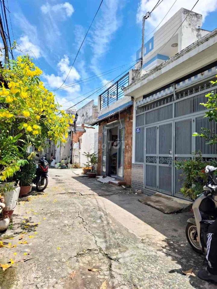 Nhà Nguyễn Văn Quá 90m(4,2x20), HXH, SHR chỉ 54 triệu/m ... Cạnh tranh