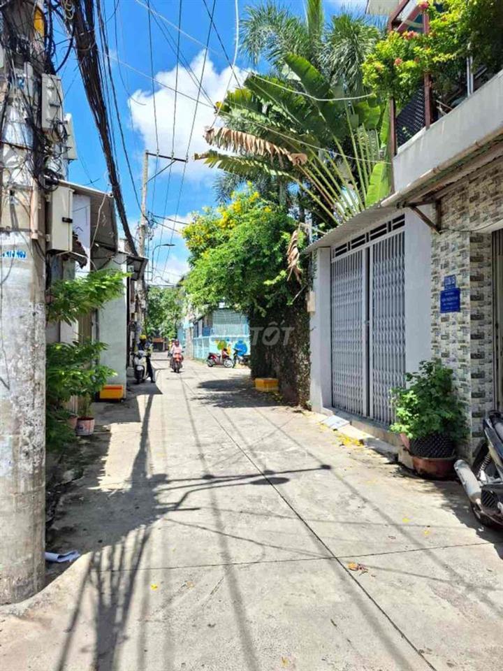 Nhà Nguyễn Văn Quá 90m(4,2x20), HXH, SHR chỉ 54 triệu/m ... Cạnh tranh