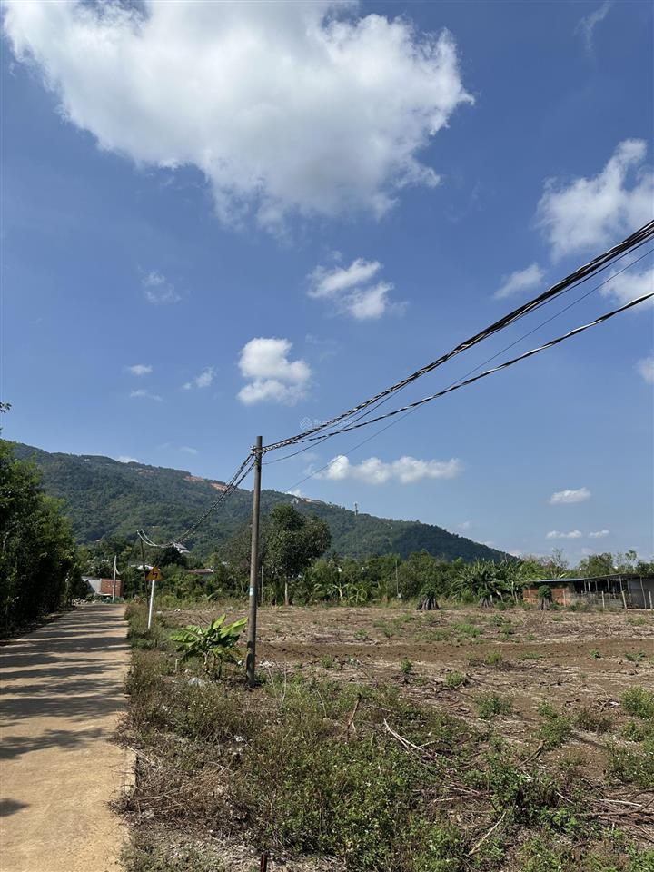 Đất view núi chứa chan  gần nhà thờ gia lào