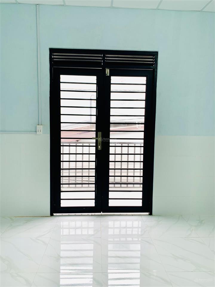 Dãy nhà mới xây, mỗi căn riêng biệt gồm 2 tầng đúc gần cơ sở 5 đh lạc hồng  bửu long