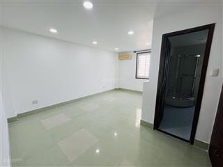 Nhà 5 m x 18 m , 3 tầng, đối diện trung tâm bảo dưỡng toyota honda , bên kia đường là rmit